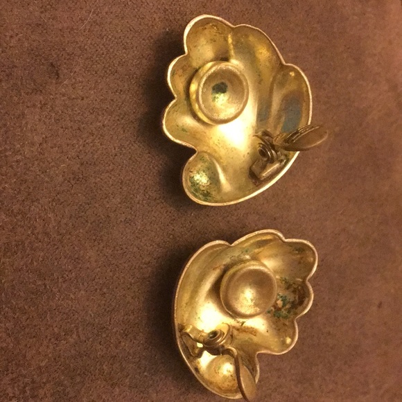 Vintage PAT’D MONET GoldTone Metal Earrings HUGE - Picture 5 of 8